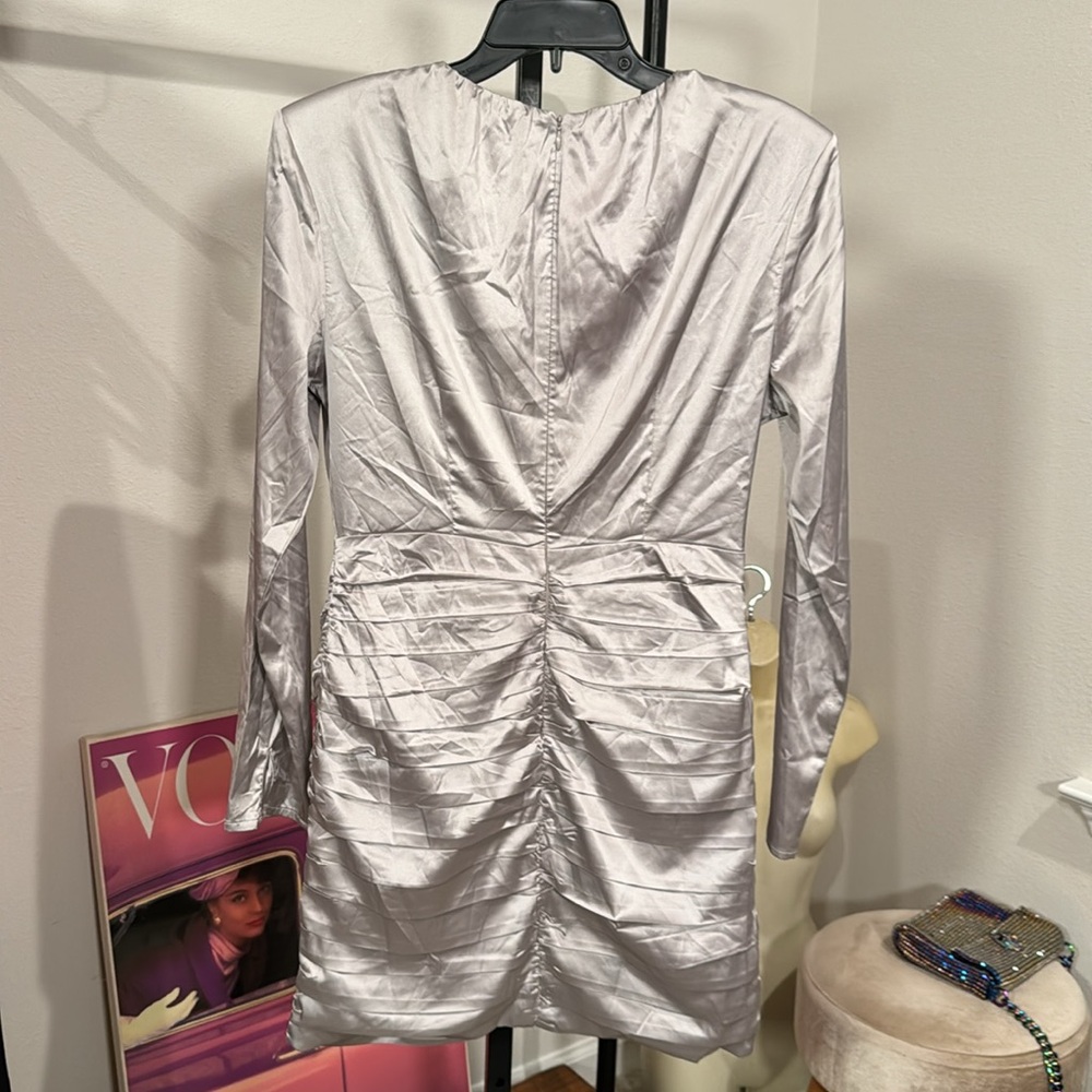NWT Astr the Label Women's Petrova Crossed Cutout Dress - Silver - Picture 6 of 7